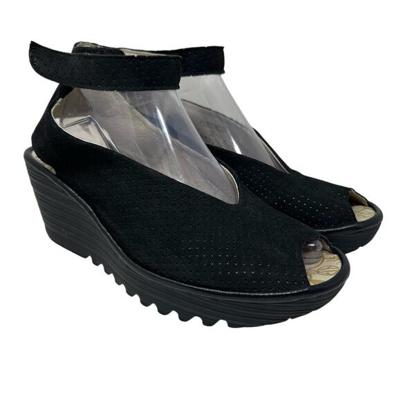 Fly London Yala Perforated Peep Toe Wedge Sandals in Black 39/8 - Picture 1 of 8